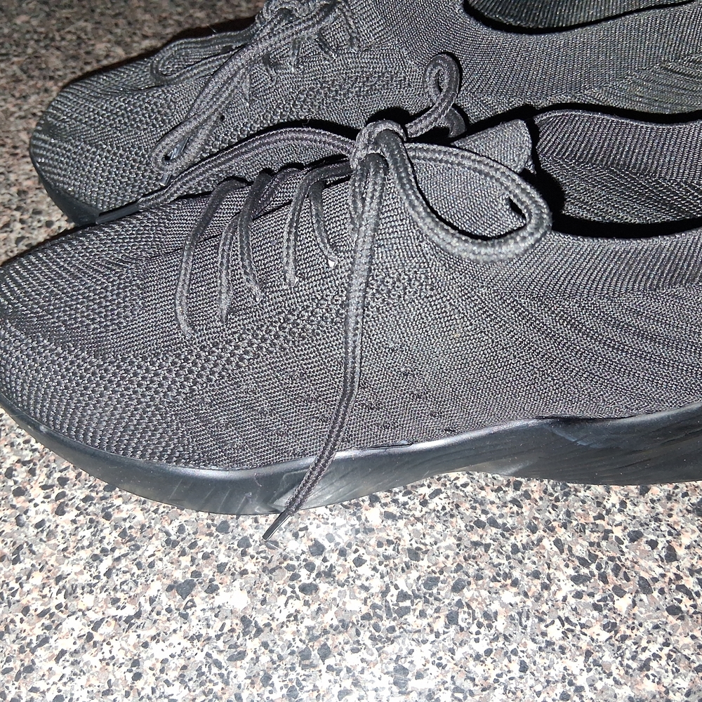 Women's Black Knit Athletic Shoes